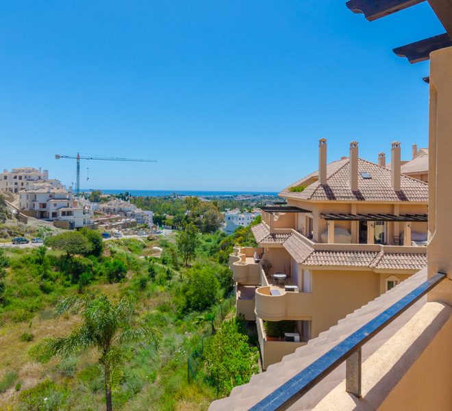 R2543957-Image 1-Middle Floor - 2 Beds - 89 Built